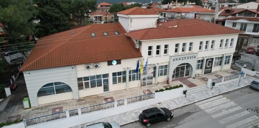 Διέρρηξαν δημαρχείο στη Θεσσαλονίκη – Πήγαν με τροχό να κόψουν το χρηματοκιβώτιο
