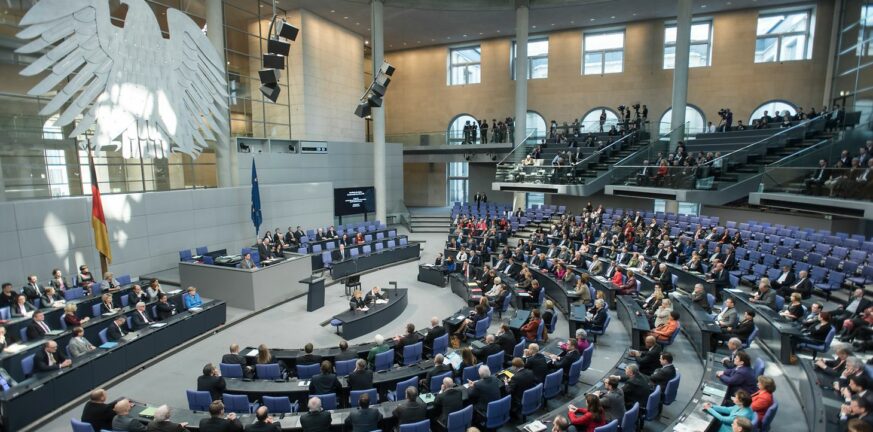 Γερμανία: Οι γυναίκες κατέχουν μόλις το ένα τρίτο των θέσεων στην πολιτική