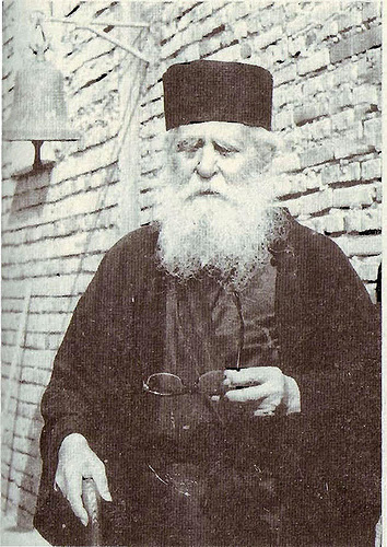 Πρώτος ο Νίκος Καζαντζάκης αγιοκατέταξε τον π. Γερβάσιο! «Ο παπάς της γυφτιάς και της προσφυγιάς»
