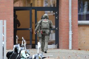 Συναγερμός στο Αμβούργο: Αναφορές για δύο ένοπλους μέσα σε σχολική τάξη - ΒΙΝΤΕΟ