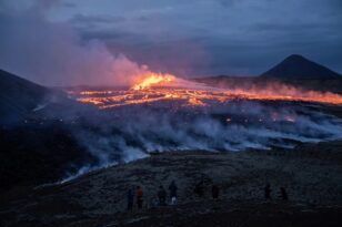 ΒΙΝΤΕΟ «βρυχάται» ηφαίστειο στην Ισλανδία - Σε κατάσταση συναγερμού η πόλη Grindavík