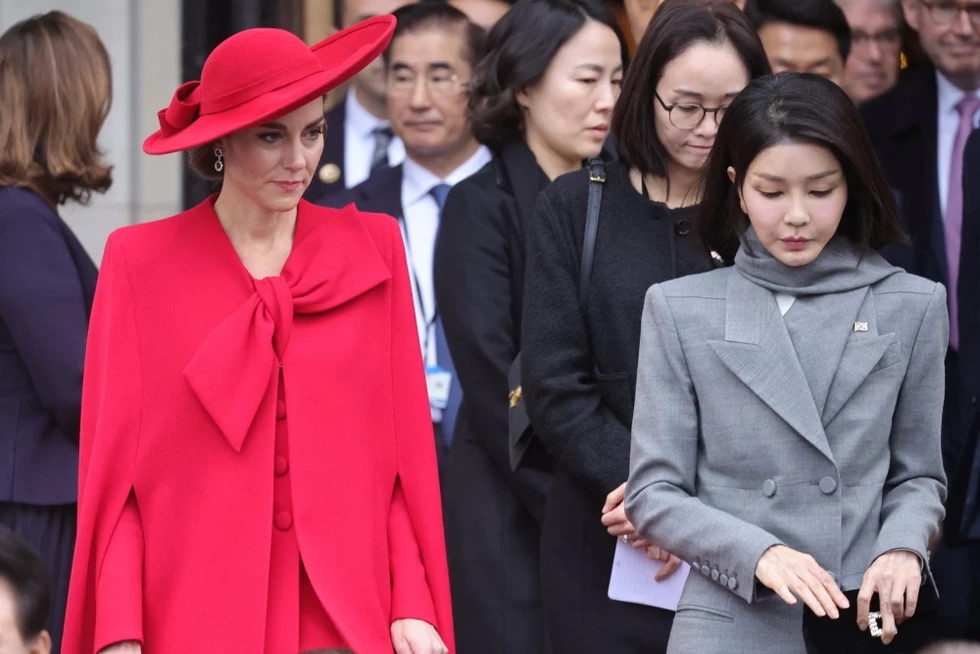 Η Πρώτη Κυρία της Ν. Κορέας είναι 51 ετών και δείχνει 35-Τα τρία μυστικά της ομορφιάς της