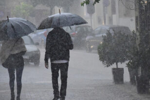 Καιρός: Έρχονται βροχές, καταιγίδες και χαλαζοπτώσεις από το απόγευμα – Έκτακτο δελτίο από ΕΜΥ
