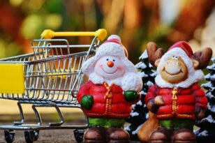 Σε ισχύ από αύριο το «Καλάθι των Χριστουγέννων»: Ποιες νέες κατηγορίες τροφίμων περιλαμβάνει - Πότε έρχεται του «Άη Βασίλη»