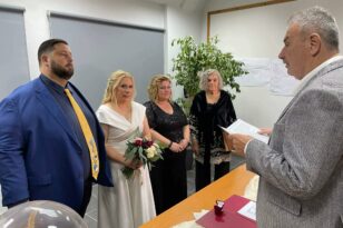 Γαμπρός ο Νικόλαος Καπετανάκης - Παντρεύτηκε την αγαπημένη του Νατάσα Ευθυμίου