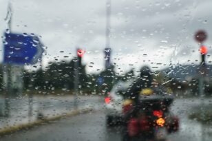 Η πορεία της κακοκαιρίας: Καταιγίδες στην Πάτρα - Νέο έκτακτο δελτίο επιδείνωσης από την ΕΜΥ - Άνεμοι 8 μποφόρ σαρώνουν τη χώρα