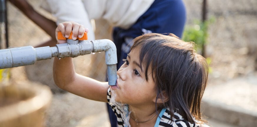 UNICEF: Τα παιδιά της νότιας Ασίας πλήττονται περισσότερο από οποιαδήποτε άλλα από την έλλειψη νερού