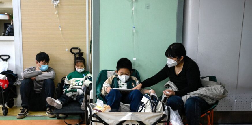Kίνα: Εξαπλώνεται μυστηριώδης αναπνευστική νόσος στα παιδιά