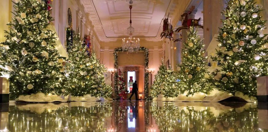 Λευκός Οίκος: Εντυπωσιακός ο στολισμός για τα Χριστούγεννα του 2023, αποκαλύφθηκε και είναι μαγικός