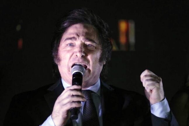 Αργεντινή: Αναδιαμόρφωση της οικονομίας - Ο Μιλέι ανακοίνωσε την υπογραφή 300 διαταγμάτων