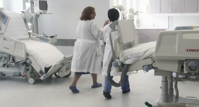 Πανελλήνιος Ιατρικός Σύλλογος: Ανησυχία για την υπερεργασία των γιατρών στο ΕΣΥ