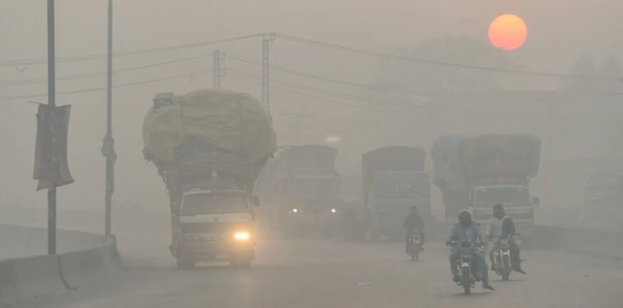 Πακιστάν: Κλειστά σχολεία και υπαίθριες αγορές λόγω ατμοσφαιρικής ρύπανσης