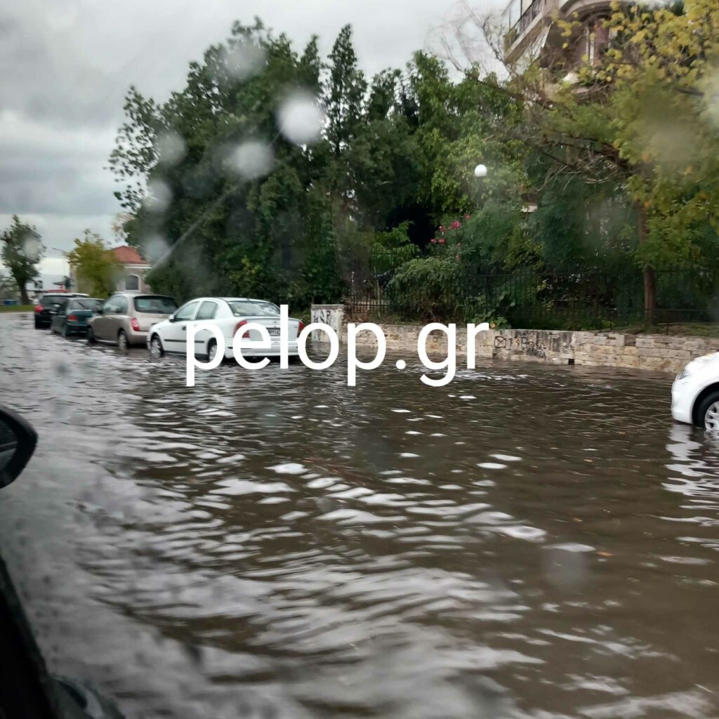 Πάτρα: «Ποτάμια» δρόμοι στο κέντρο από τη σφοδρή βροχόπτωση - Πλημμύρισε το ΚΕΠ του Δήμου ΦΩΤΟ - ΒΙΝΤΕΟ