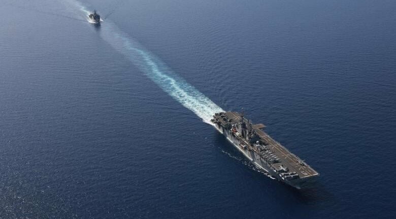 Συναγερμός στην Ερυθρά Θάλασσα: Μπαράζ επιθέσεων σε αμερικανικό πολεμικό και εμπορικά πλοία - Ποιοι ανέλαβαν την ευθύνη, η ανακοίνωση του Πενταγώνου