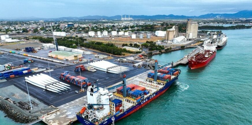 Αυστραλία: «Παρέλυσαν» τα λιμάνια της χώρας μετά από επίθεση χάκερ