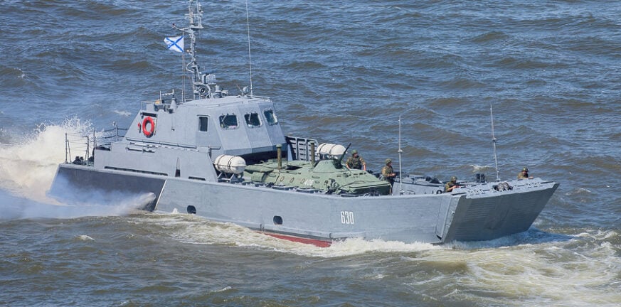 Κίεβο: Δύο ρωσικά αποβατικά σκάφη βυθίστηκαν από ουκρανικά USV στην Κριμαία