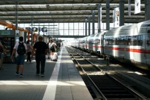 Γερμανία: Χάος στους σταθμούς λόγω 20ωρης στάσης εργασίας των μηχανοδηγών