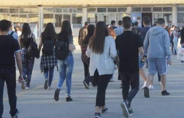 Πάτρα: Οι μαθητές κατήγγειλαν εκπαιδευτικό για σεξουαλική παρενόχληση