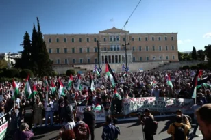 Συλλαλητήριο του ΠΑΜΕ στο κέντρο της Αθήνας για την Παλαιστίνη και πορεία στην πρεσβεία στο Ισραήλ