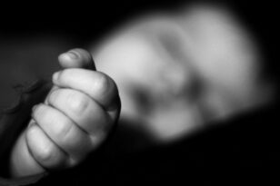 Πτολεμαΐδα: Θρήνος για το 15 μηνών μωρό - Τι καταγγέλουν οι γονείς για τους γιατρούς