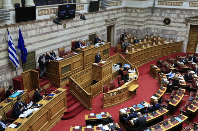 Υψηλοί τόνοι στη Βουλή για τον προϋπολογισμό – Σκληρή κριτική από την αντιπολίτευση, βράδυ Κυριακής η ψηφοφορία
