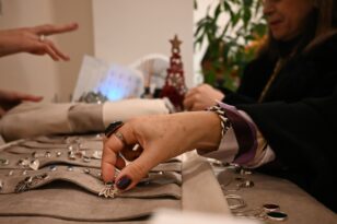 Χανιά: «Φορτωμένος» με όπλα και κοσμήματα προσγειώθηκε 68χρονος