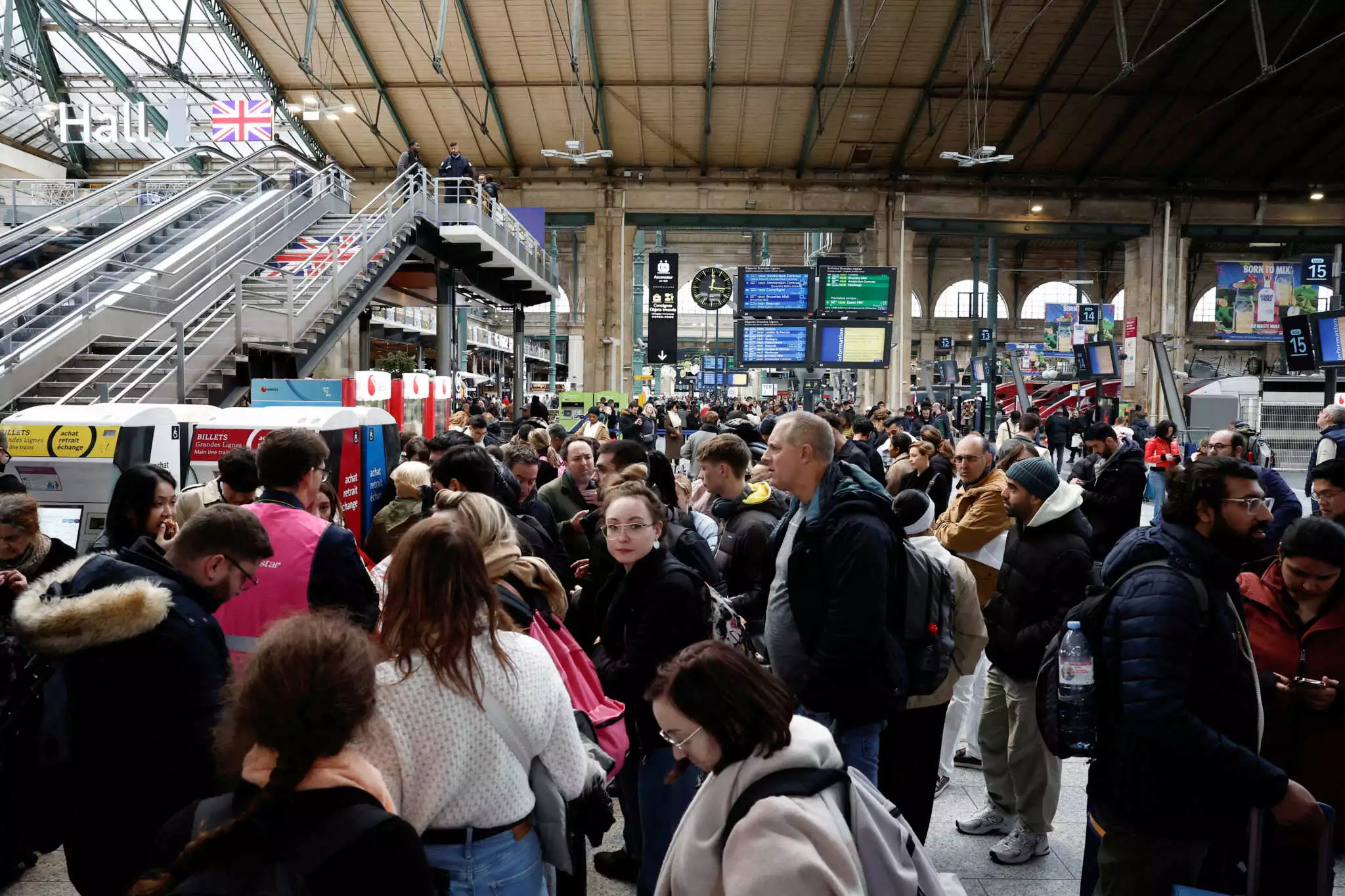 Eurostar: Πάνω από 30.000 επιβάτες εγκλωβίστηκαν σε Λονδίνο, Παρίσι, Βρυξέλλες και Άμστερνταμ ΦΩΤΟ - ΒΙΝΤΕΟ