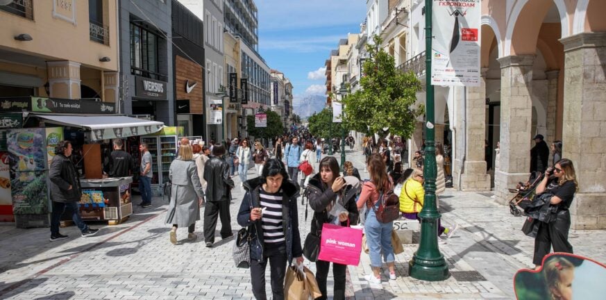 Πάτρα-Χειμερινές εκπτώσεις 2024: «Αναιμική» η αγοραστική κίνηση - Τι λένε έμποροι στο pelop.gr, τι αναμένουν οι καταναλωτές - Ανοικτά την Κυριακή τα καταστήματα