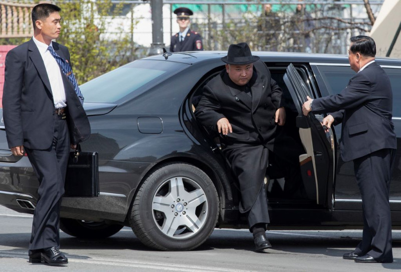 Κιμ Γιονγκ Ουν: Αυτό είναι το νέο πανάκριβο θωρακισμένο αυτοκίνητο του ηγέτη της Βόρειας Κορέας