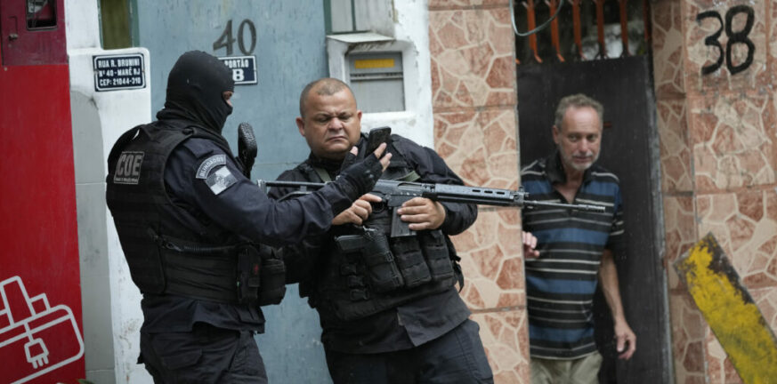 Βραζιλία: Παραδόθηκε στις αρχές ο αρχηγός της μεγαλύτερης παραστρατιωτικής οργάνωσης του Ρίο ντε Τζανέιρο