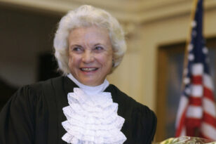 Πέθανε η Σάντρα Ντέι Ο’ Κόνορ, η πρώτη γυναίκα στο Ανώτατο Δικαστήριο των ΗΠΑ
