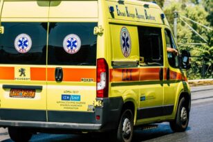 Θεσσαλονίκη: Υποχώρησε το οδόστρωμα και άνοιξε τρύπα- Δύο τραυματίες