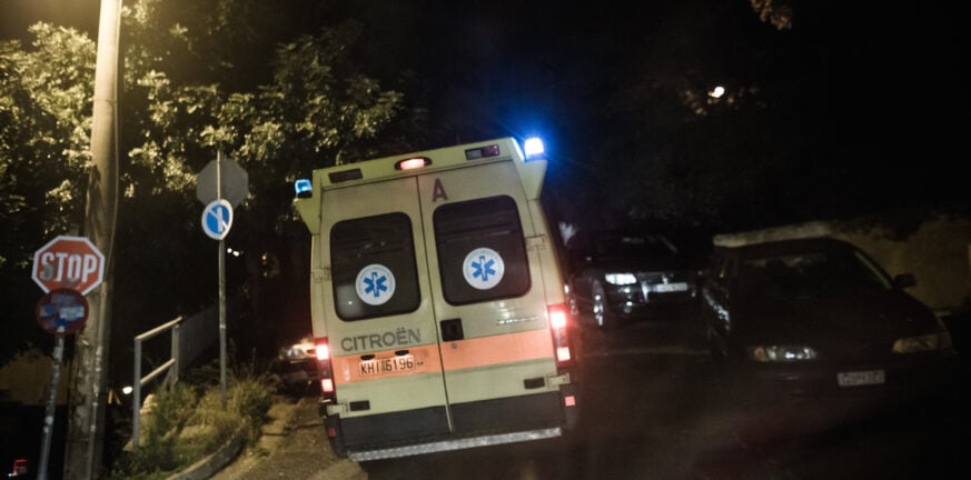 Τροχαίο ατύχημα στην Κόρινθο – Ντελαπάρισε φορτηγάκι ΒΙΝΤΕΟ