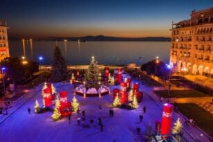 «Μύρισε» Χριστούγεννα η Θεσσαλονίκη! Δεκάδες Άγιοι Βασίληδες προσθαλασσώθηκαν στον... Θερμαϊκό ΦΩΤΟ