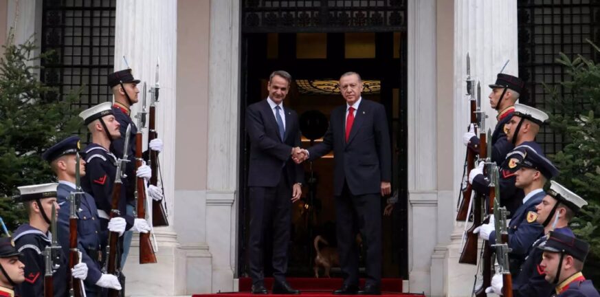 Επίσκεψη Ερντογάν στην Αθήνα: Στο Μαξίμου ο Τούρκος πρόεδρος για τη συνάντηση με τον Μητσοτάκη - ΑΠΕΥΘΕΙΑΣ ΣΥΝΔΕΣΗ