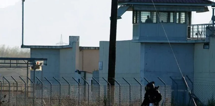 Λαμία: Στη φυλακή ο «εισπράκτορας» της συμμορίας με τα τροχαία