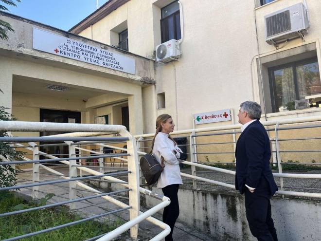 Η Κατερίνα Σολωμού περιόδευσε σε δομές υγείας της Θεσσαλίας με κλιμάκιο του ΠΑΣΟΚ