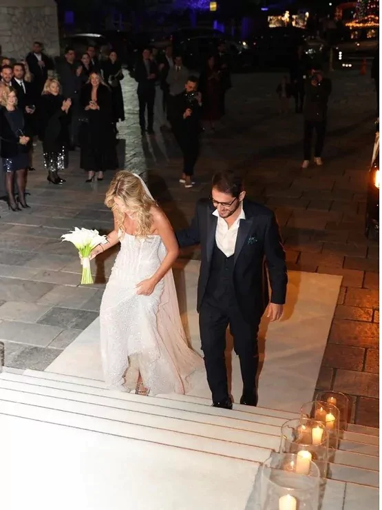 Ο λαμπερός γάμος του ιατρού Παναγιώτη Κίτρου -Εντυπωσιακή νύφη η Κωνσταντίνα Καραΐσκου