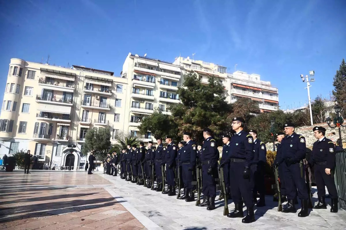 Γιώργος Λυγγερίδης: Τελευταίο αντίο στον αστυνομικό που σκοτώθηκε από ναυτική φωτοβολίδα στου Ρέντη - Παρών ο Κ. Μητσοτάκης