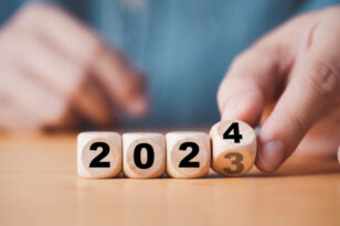 Αργίες 2024: Με 4 τριήμερα έρχεται το νέο έτος