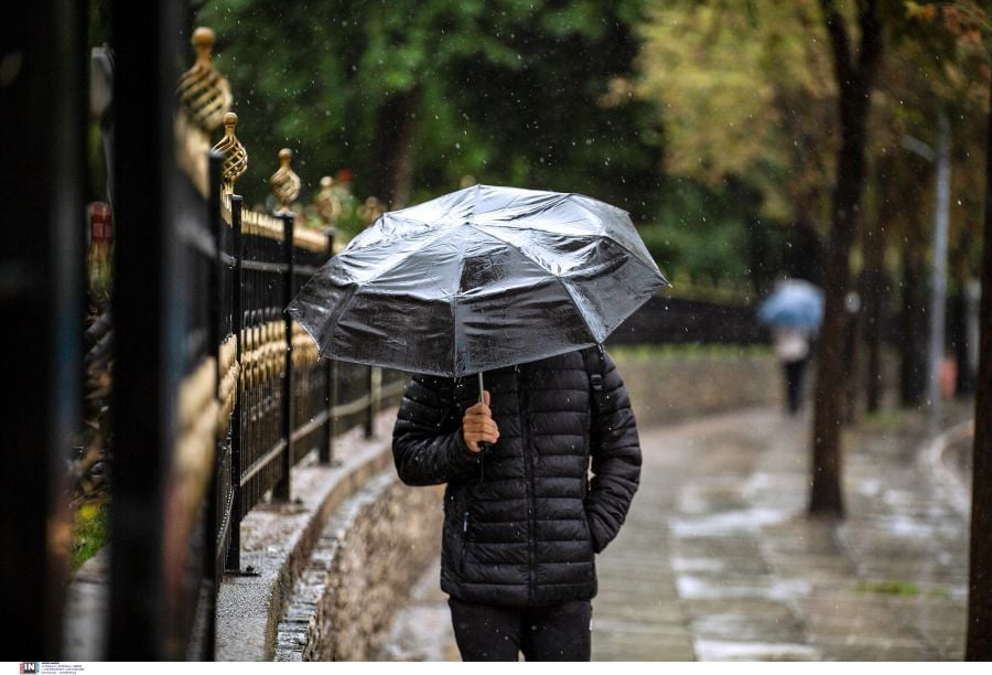 Rainy Days Ahead: Must-Have Cardigans and Umbrellas to Stay Cozy and Stylish