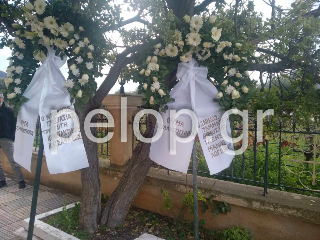 Πάτρα: Θρήνος και σπαραγμός στην κηδεία του 29χρονου Χρήστου Κουρουνιώτη - Ντυμένος γαμπρός με στέφανα στην τελευταία κατοικία του ΦΩΤΟ ΒΙΝΤΕΟ