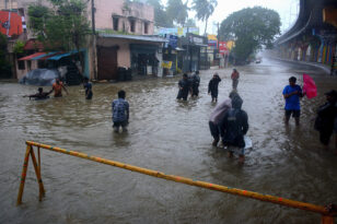 Ινδία: 14 νεκροί από το πέρασμα του κυκλώνα Μιτσάουνγκ - ΒΙΝΤΕΟ