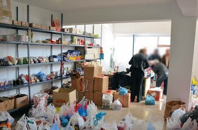 Πάτρα: Σχεδόν 5.000 οικογένειες στην ουρά για τρόφιμα - Τι ζητά ο Δήμος