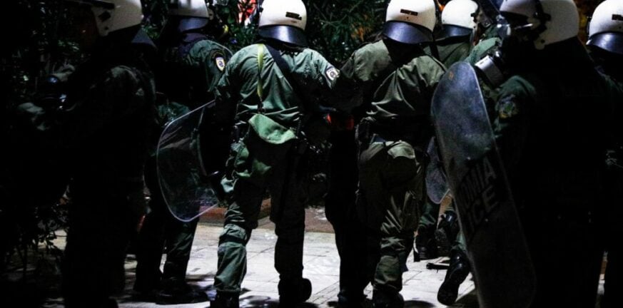 Θεσσαλονίκη: Επεισόδια μεταξύ αντιεξουσιαστών και αστυνομίας στο ΑΠΘ ΦΩΤΟ - ΒΙΝΤΕΟ