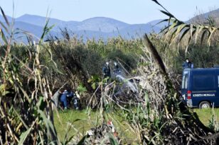 Καλαμάτα: Αποκολλήθηκε κρίσιμο κομμάτι του μοιραίου αεροσκάφους, τα σενάρια που εξετάζονται - Την Παρασκευή η κηδεία του επισμηναγού