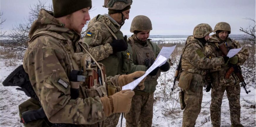 Ουκρανία: Οι δυνάμεις του Κιέβου αποσύρθηκαν από την κατεστραμμένη Μαρίνκα