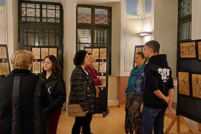 Αίγιο: Εγκαινιάστηκε η έκθεση πυρογραφίας της Φλώρας Ματτέ στο Αρχοντικό Παναγιωτόπουλου