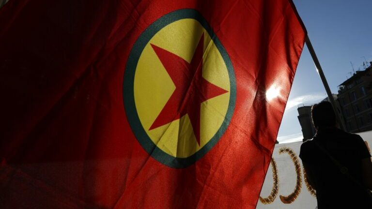 Επιθέσεις Κούρδων σε βάσεις της Τουρκίας στο βόρειο Ιράκ – Δεκάδες νεκροί Τούρκοι και Κούρδοι