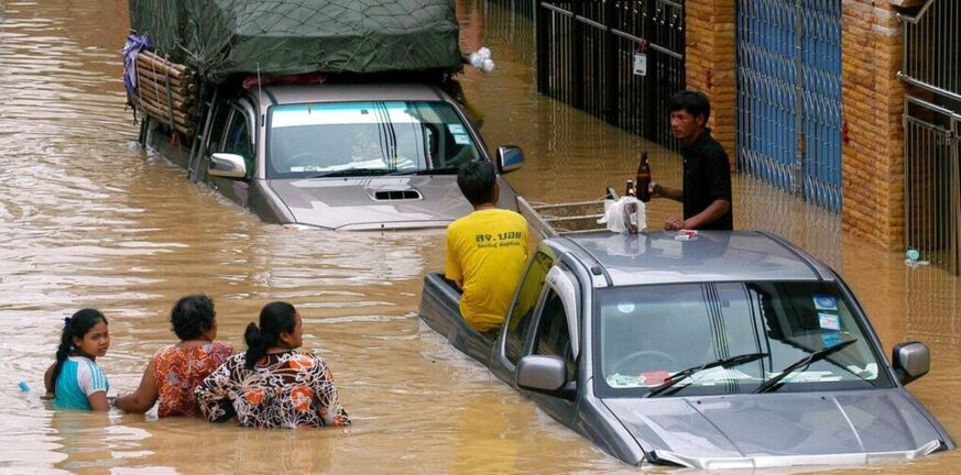 Ταϊλάνδη: Τουλάχιστον 6 νεκροί και χιλιάδες άστεγοι από τις πλημμύρες
